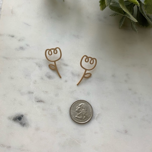 The Talley - Dainty Flower Matte Stud Earrings - Picture 7 of 7